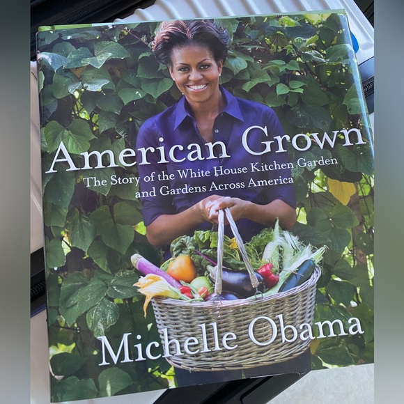 Signed Copy Michelle Obama Cookbook American Grown White House Vegetable Garden - Picture 2 of 6